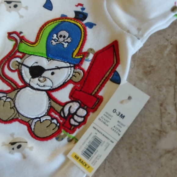 Two sets of infant pajamas. - Picture 3 of 6
